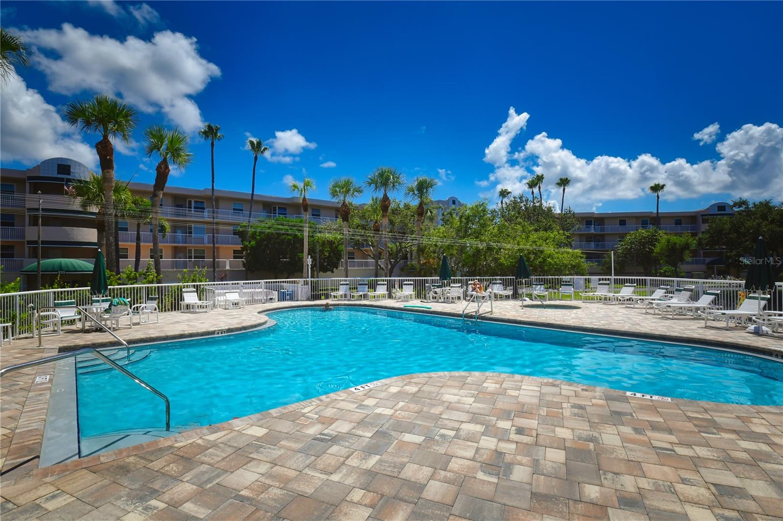 Image 43 of 62 For 6425 Shoreline Drive 10105