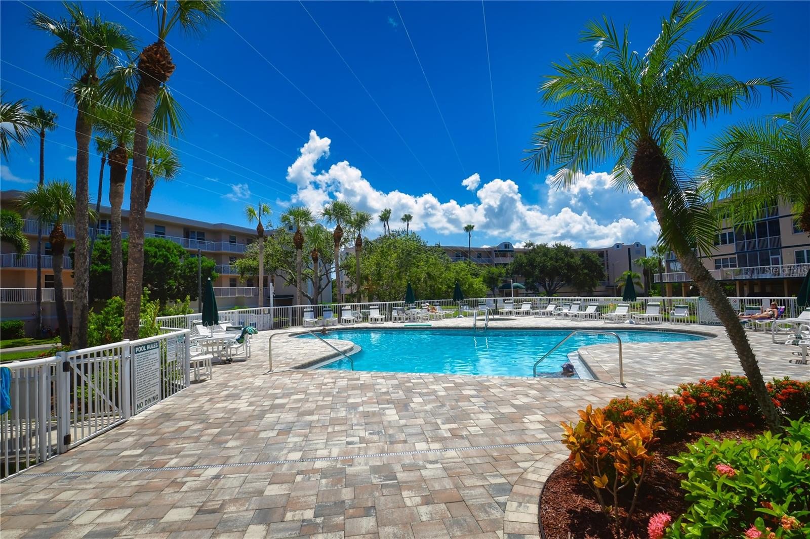 Image 44 of 62 For 6425 Shoreline Drive 10105