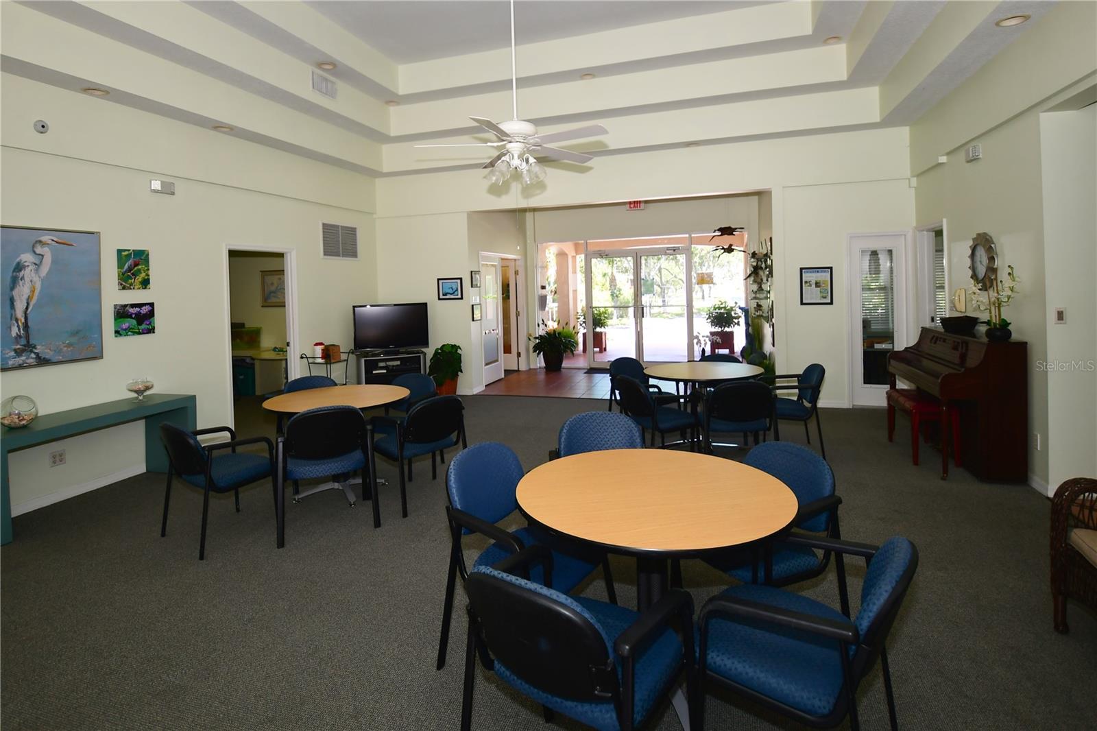 Image 46 of 62 For 6425 Shoreline Drive 10105