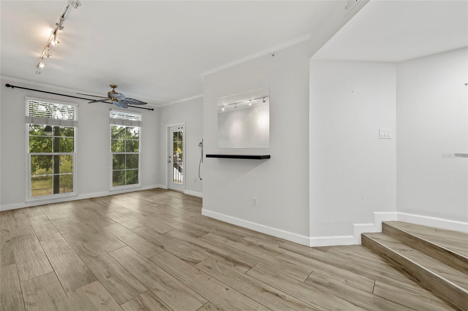 Image 15 of 37 For 410 Armenia Avenue 926