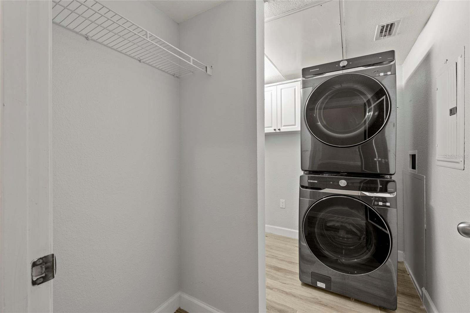 Image 31 of 37 For 410 Armenia Avenue 926