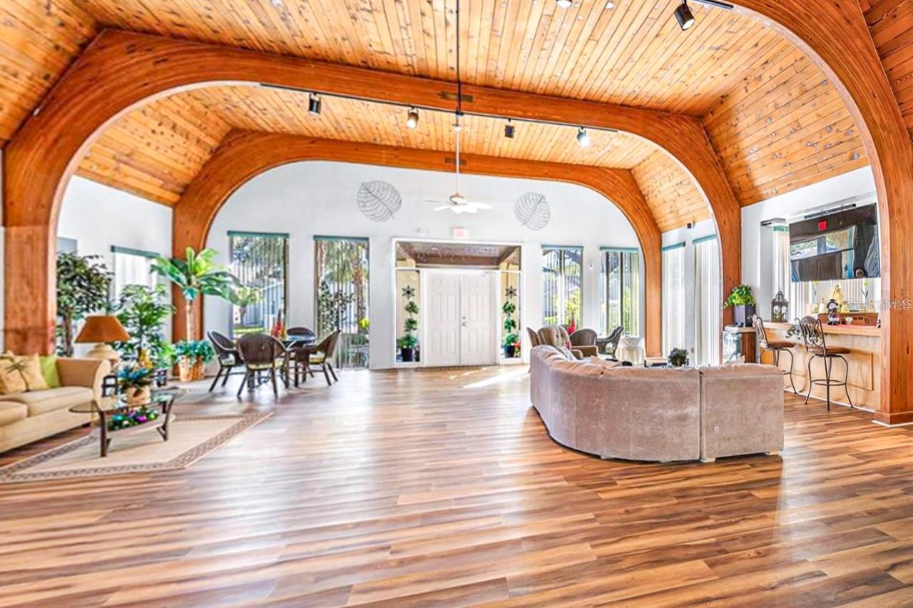 Image 15 of 21 For 11485 Oakhurst Road 1200-303