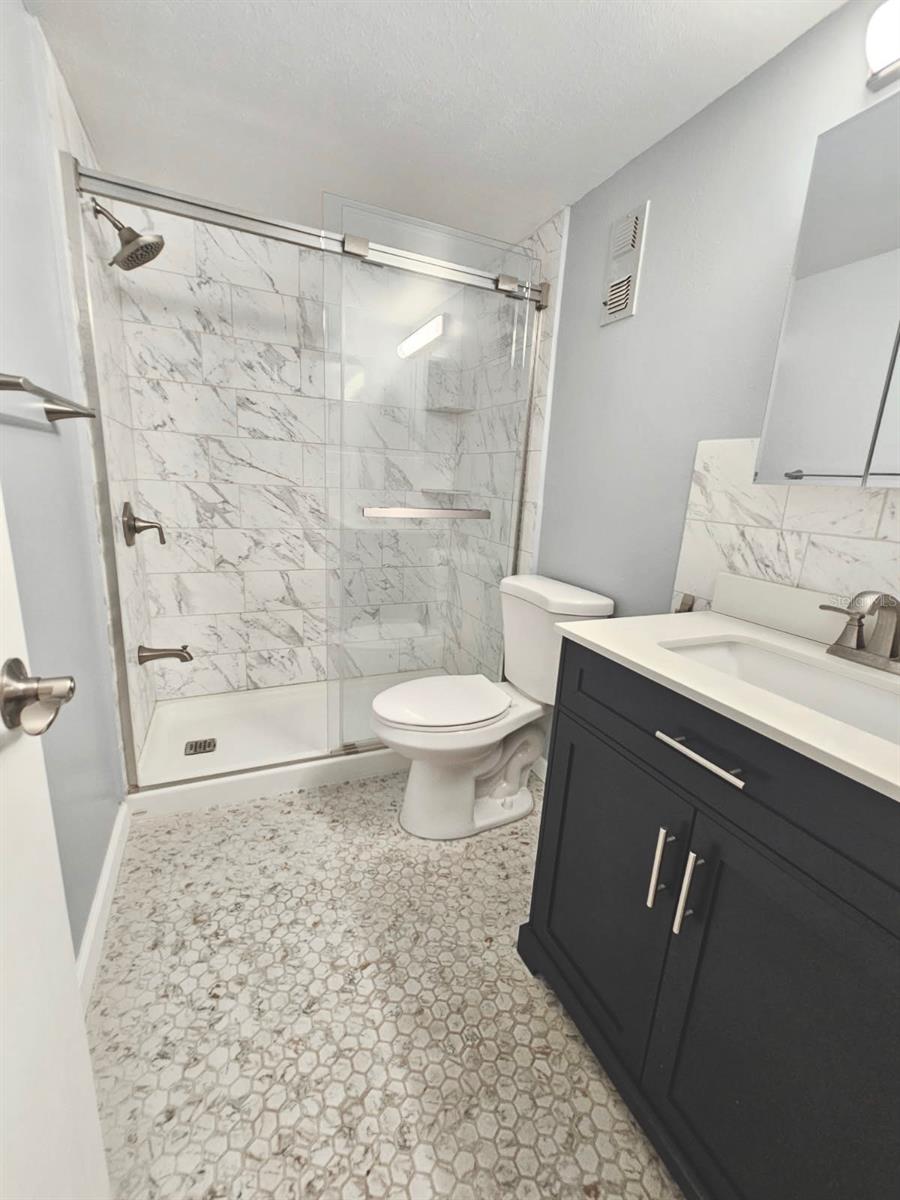 Image 9 of 21 For 11485 Oakhurst Road 1200-303