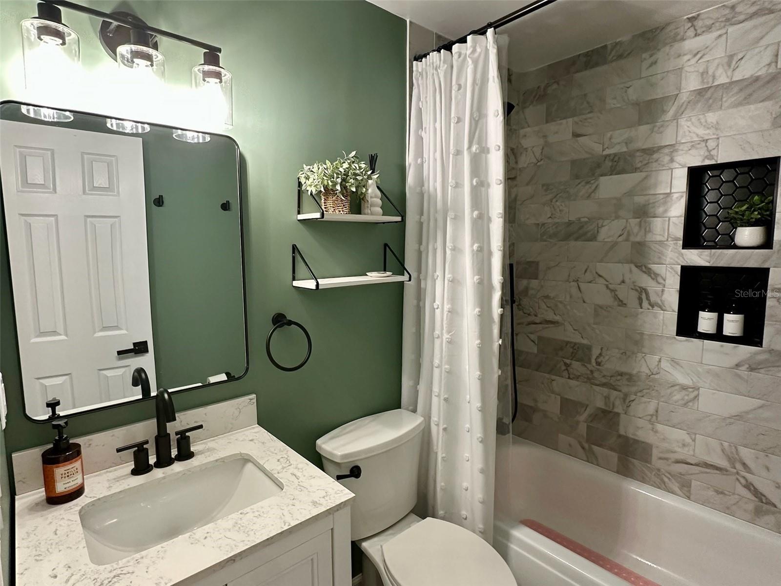 Image 21 of 39 For 7100 21 Street N