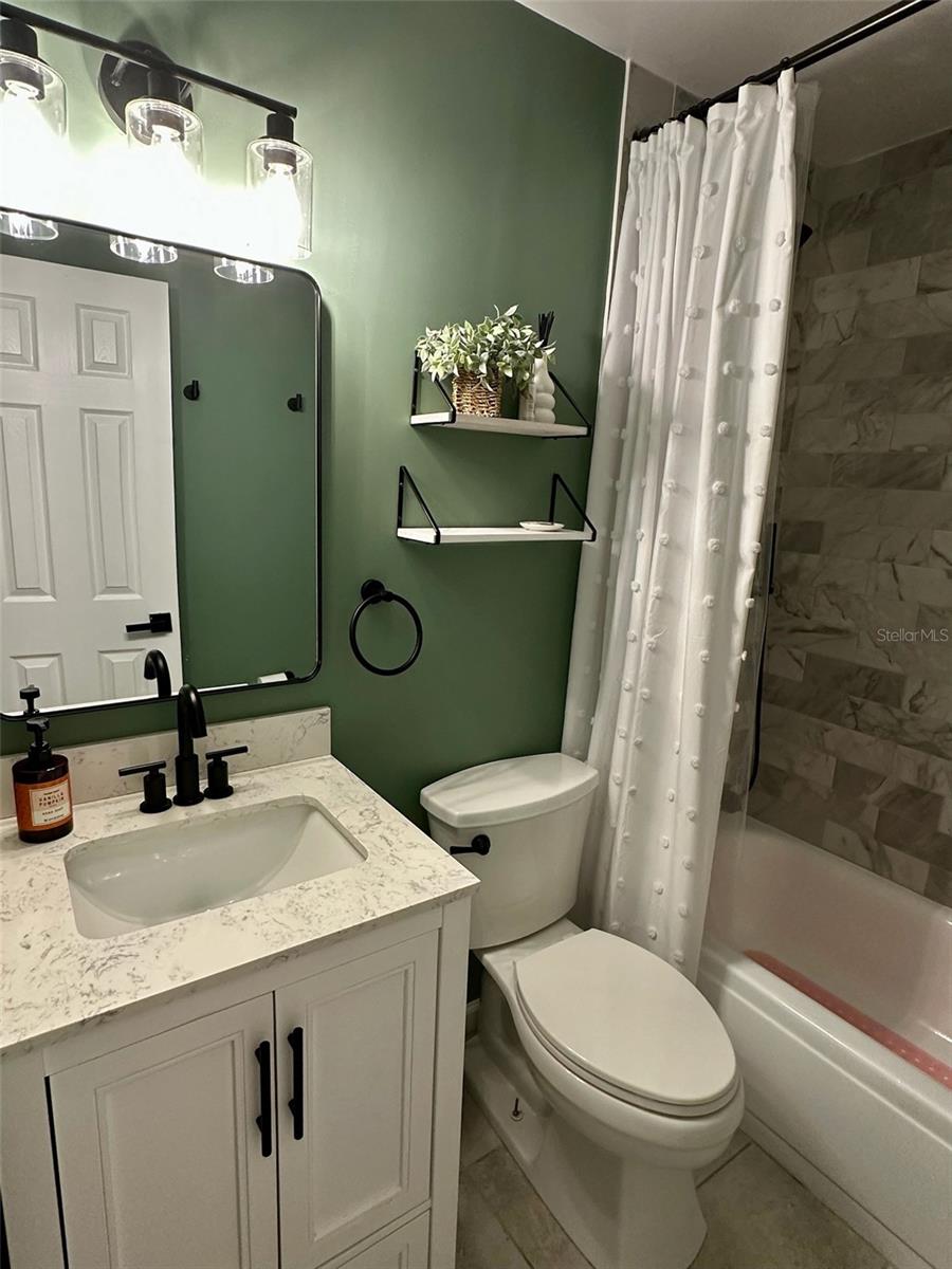 Image 23 of 39 For 7100 21 Street N