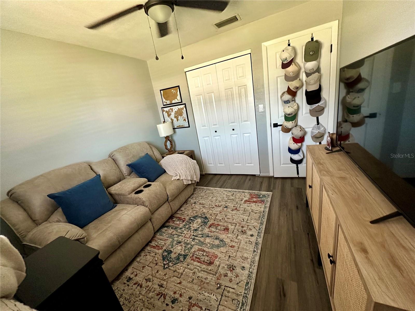 Image 26 of 39 For 7100 21 Street N