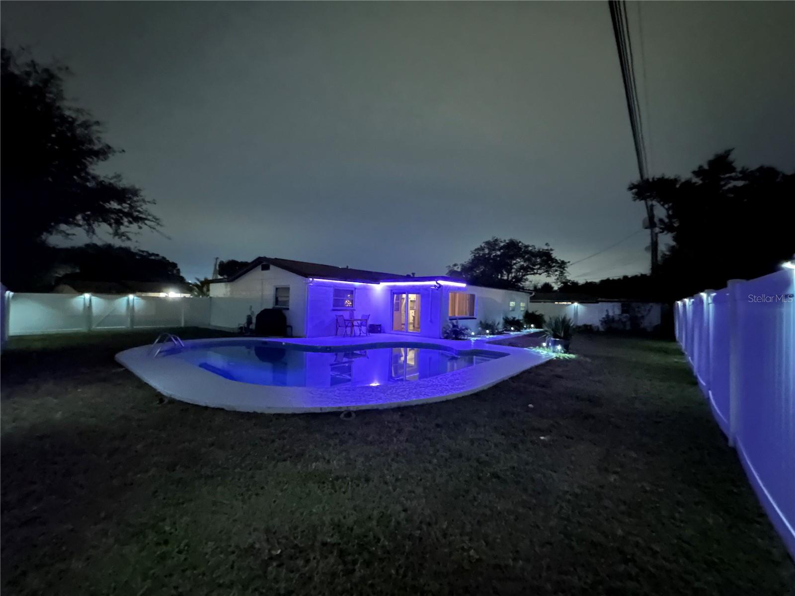 Image 31 of 39 For 7100 21 Street N