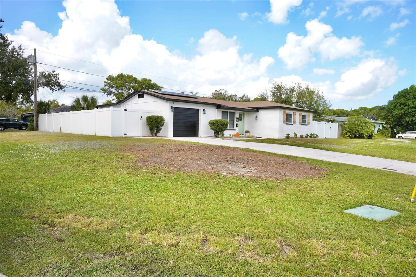 Image 4 of 39 For 7100 21 Street N