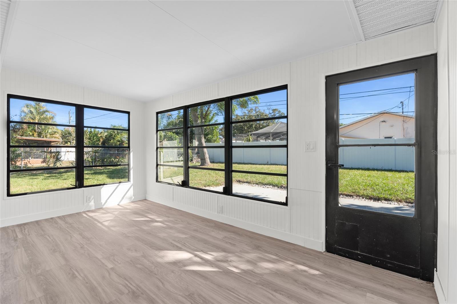 Image 13 of 43 For 10095 Nassau Court