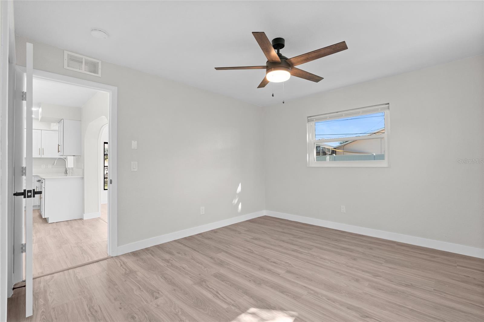 Image 17 of 43 For 10095 Nassau Court