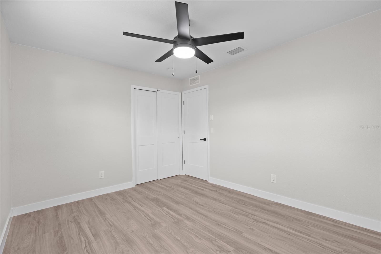 Image 23 of 43 For 10095 Nassau Court