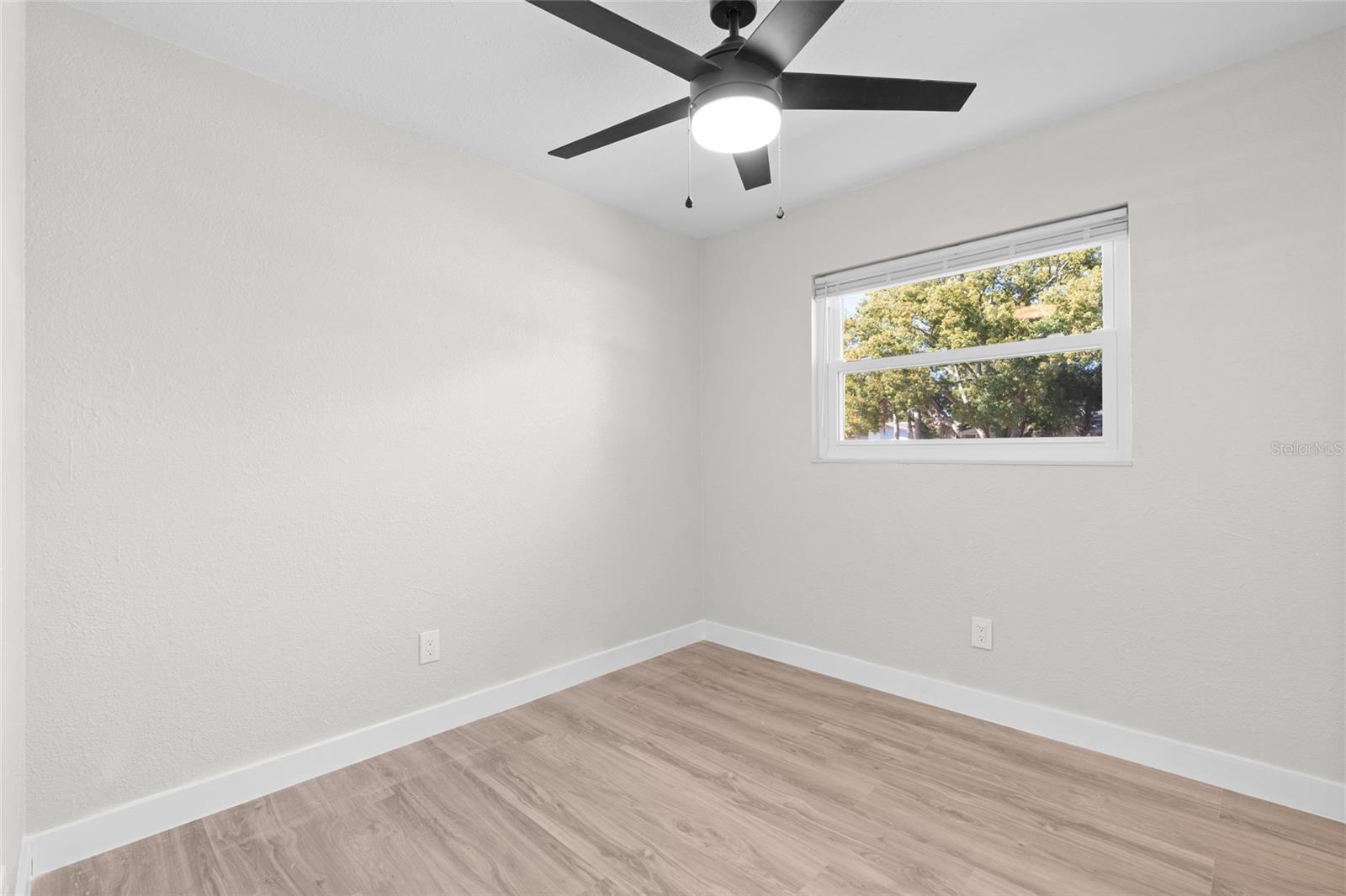 Image 26 of 43 For 10095 Nassau Court