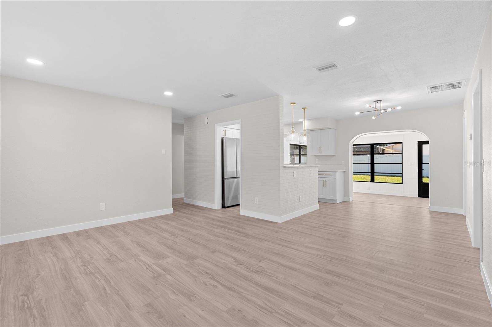 Image 3 of 43 For 10095 Nassau Court