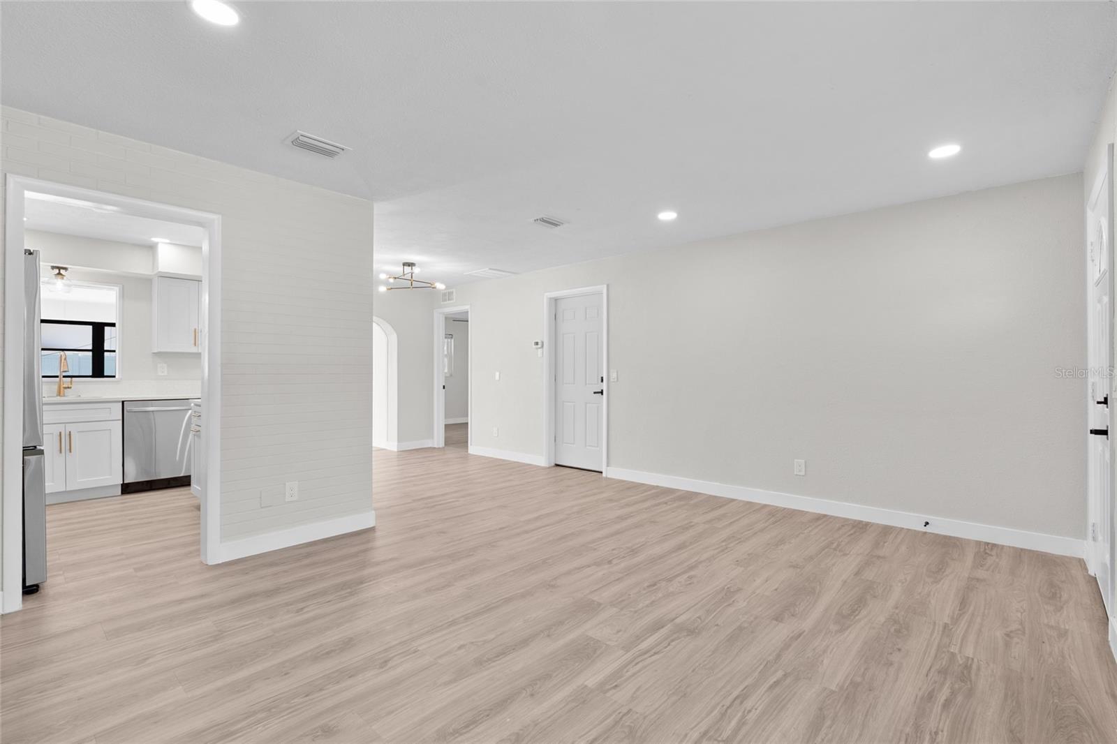 Image 4 of 43 For 10095 Nassau Court