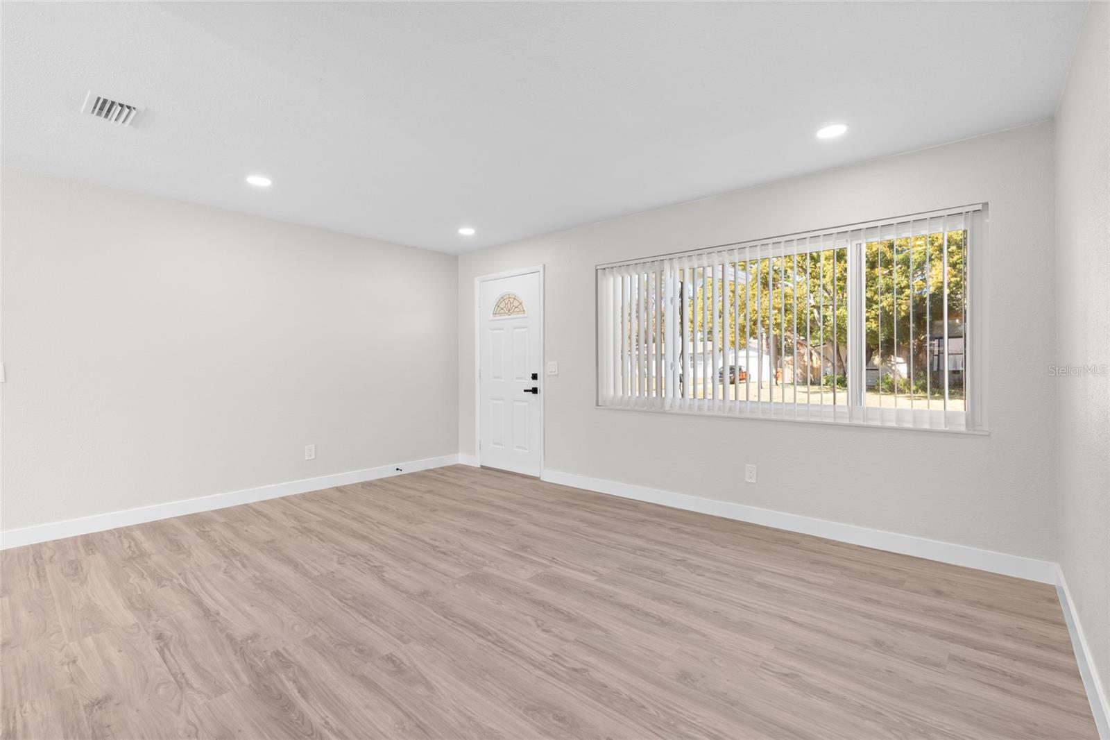 Image 5 of 43 For 10095 Nassau Court