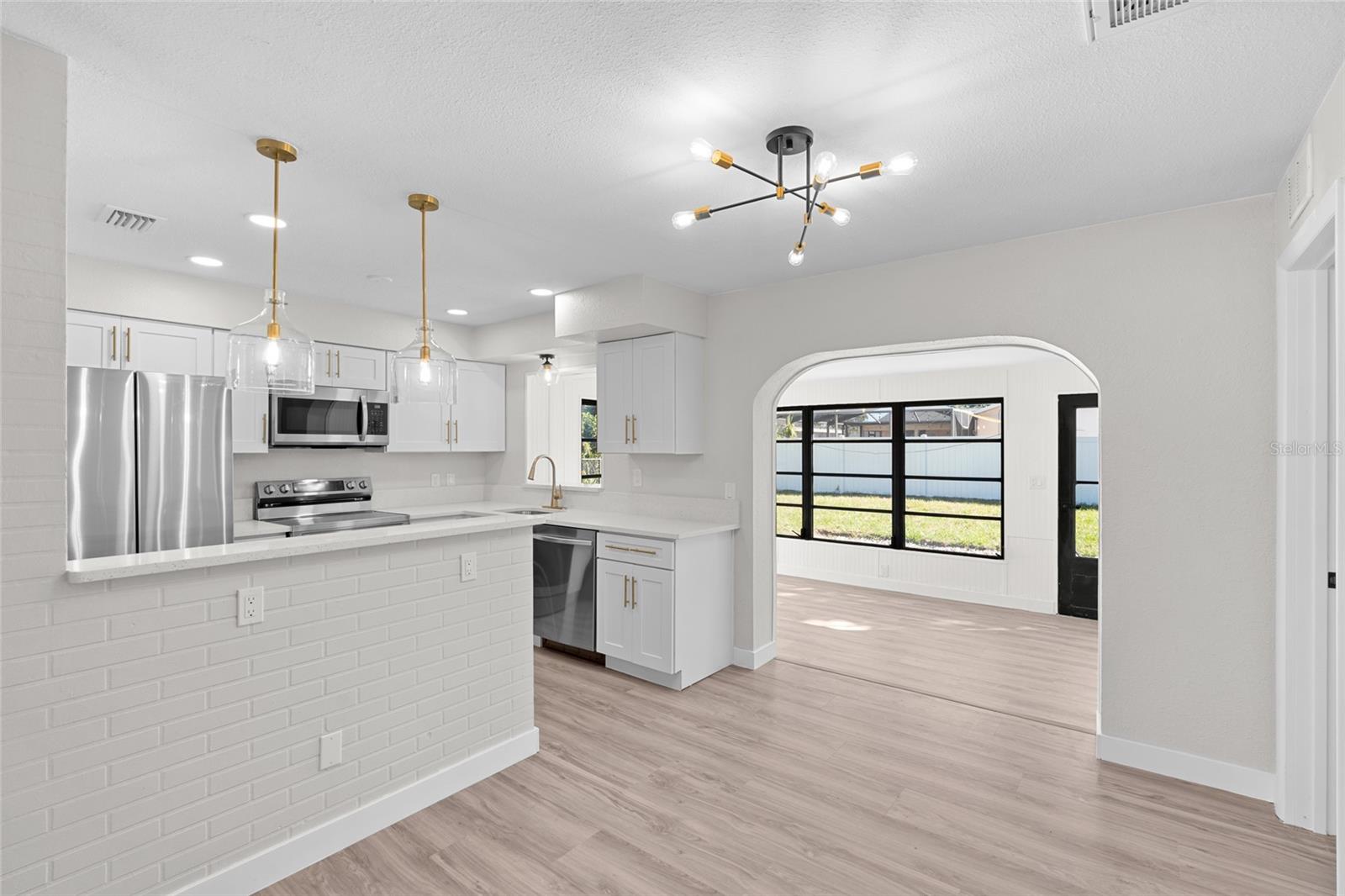 Image 7 of 43 For 10095 Nassau Court