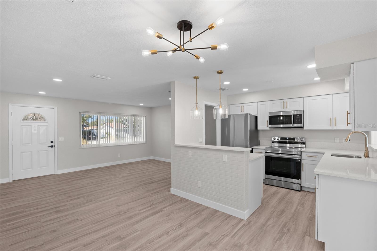 Image 8 of 43 For 10095 Nassau Court