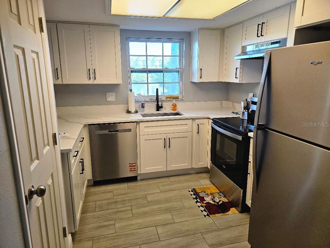 Image 2 of 16 For 8806 Bay Pointe Drive 105