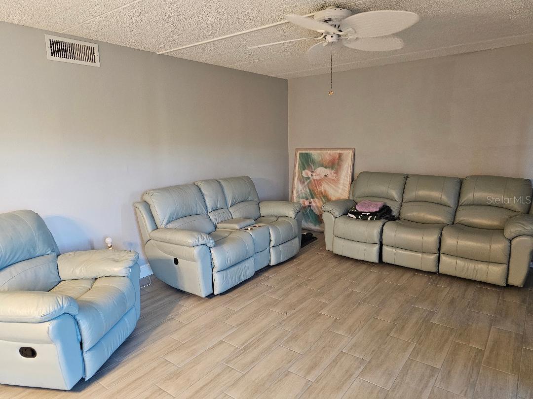 Image 4 of 16 For 8806 Bay Pointe Drive 105