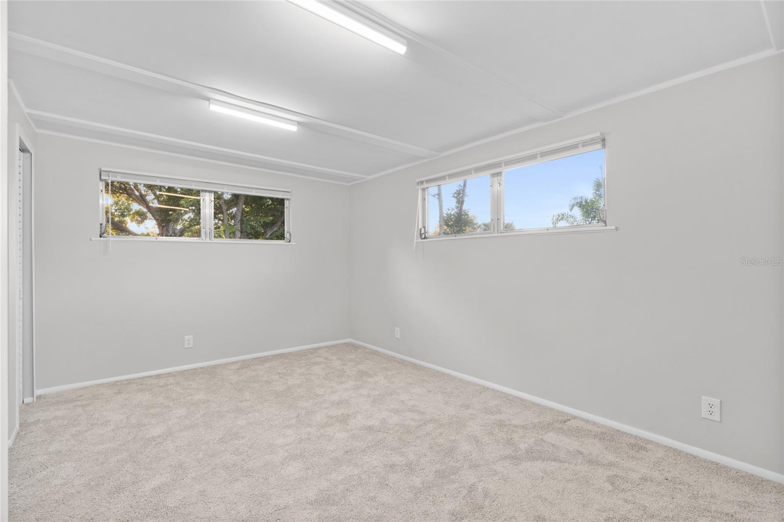 Image 13 of 40 For 13705 Jamaica Drive