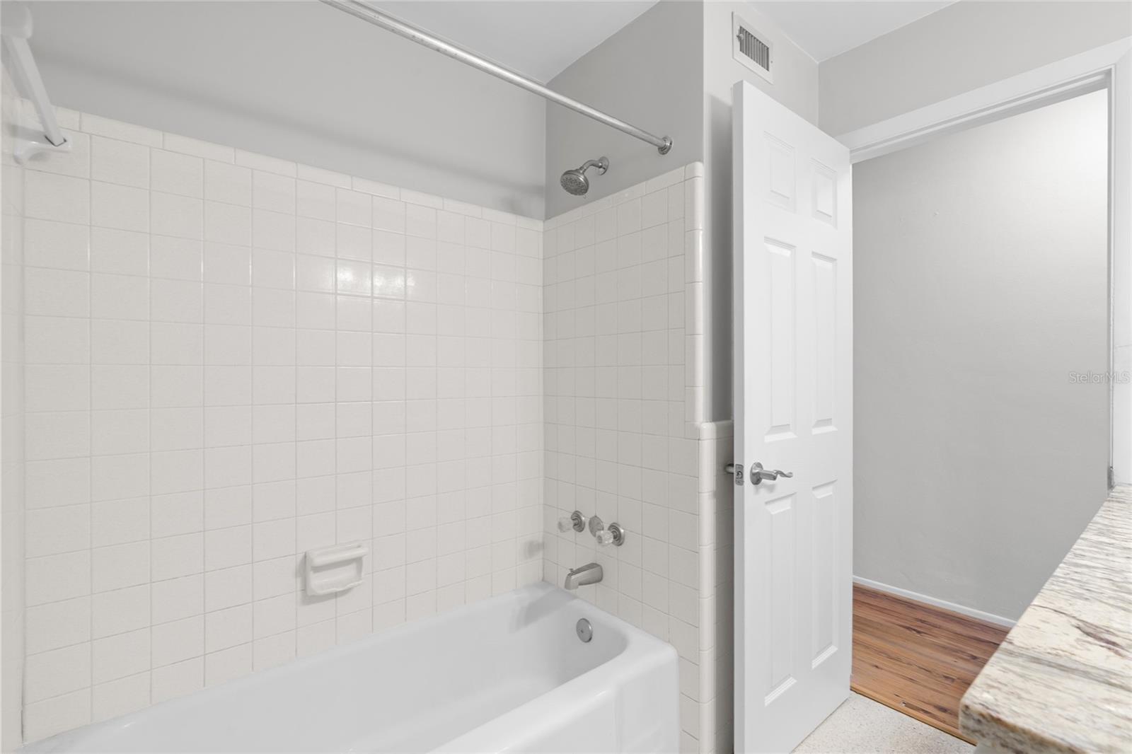 Image 17 of 40 For 13705 Jamaica Drive