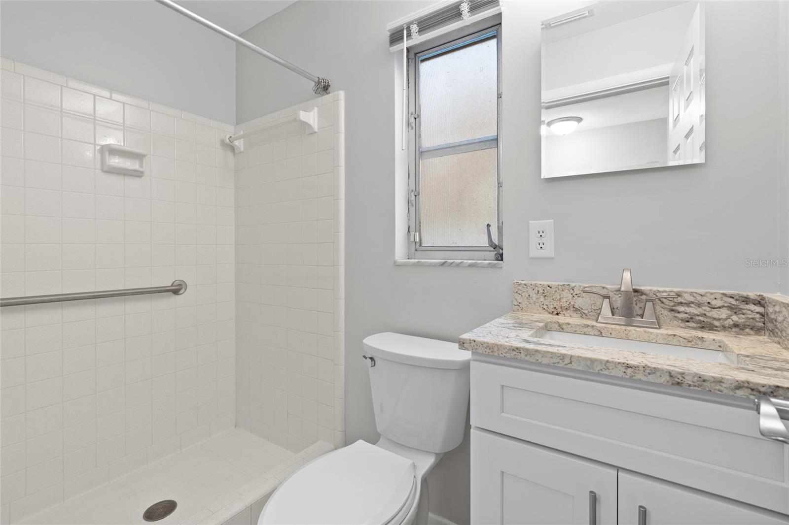 Image 24 of 40 For 13705 Jamaica Drive