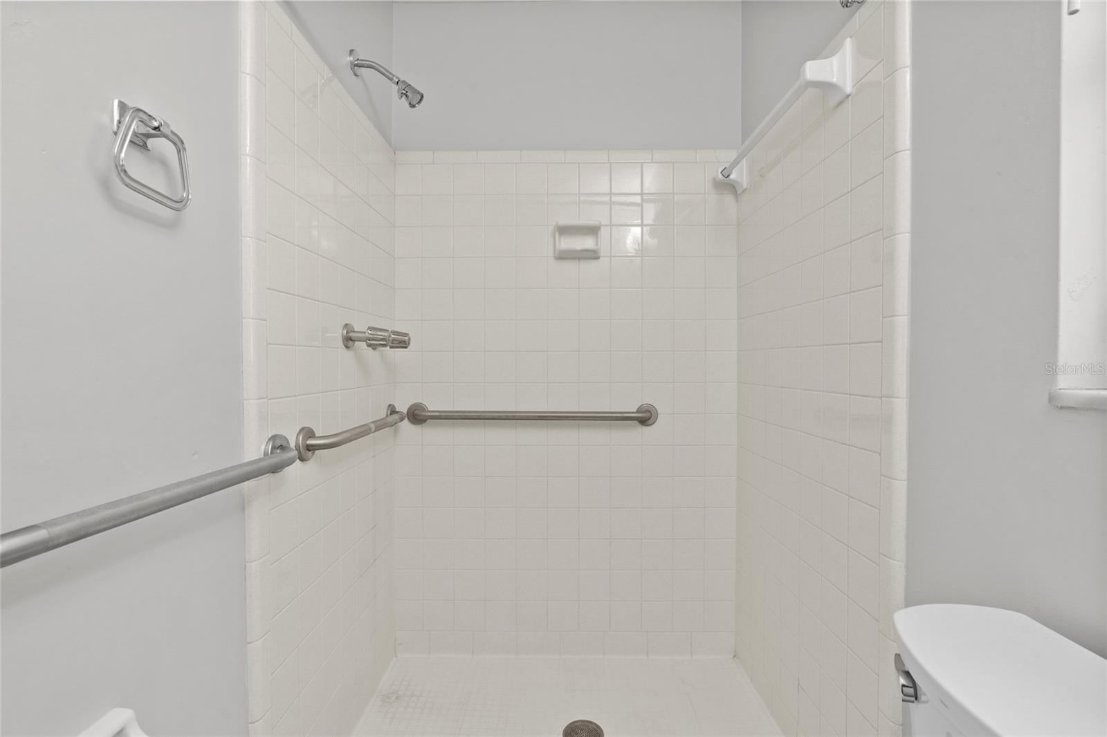 Image 25 of 40 For 13705 Jamaica Drive