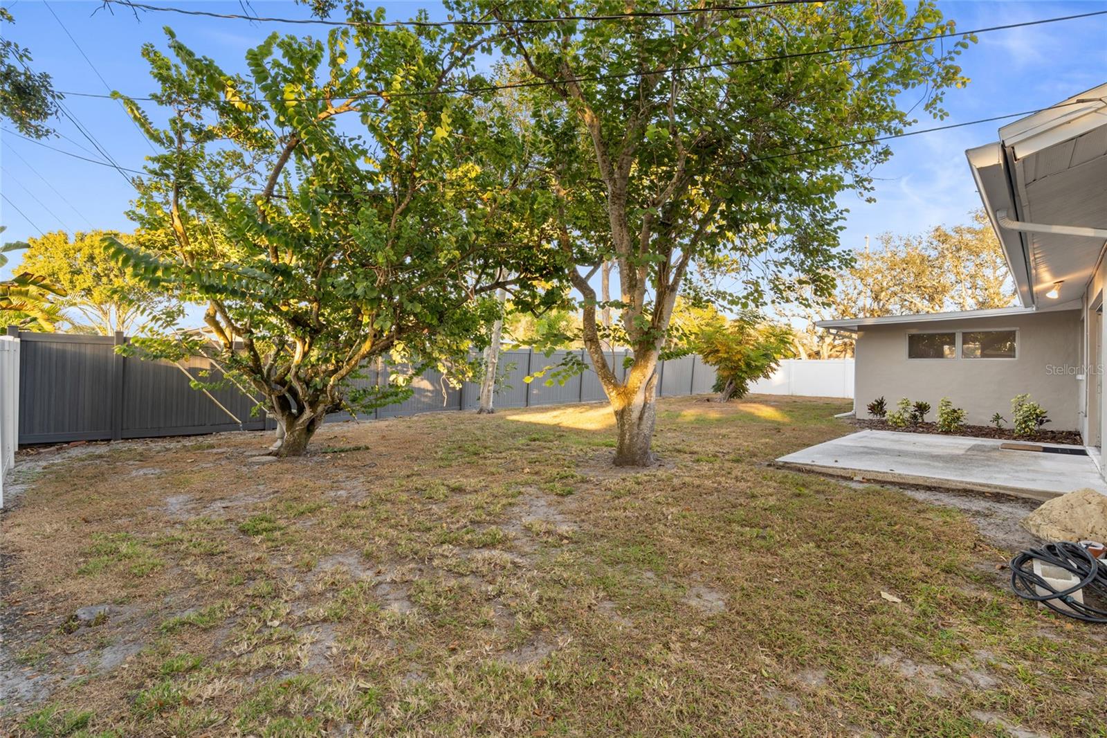 Image 26 of 40 For 13705 Jamaica Drive