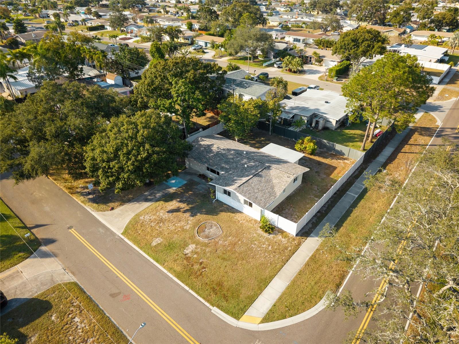 Image 32 of 40 For 13705 Jamaica Drive