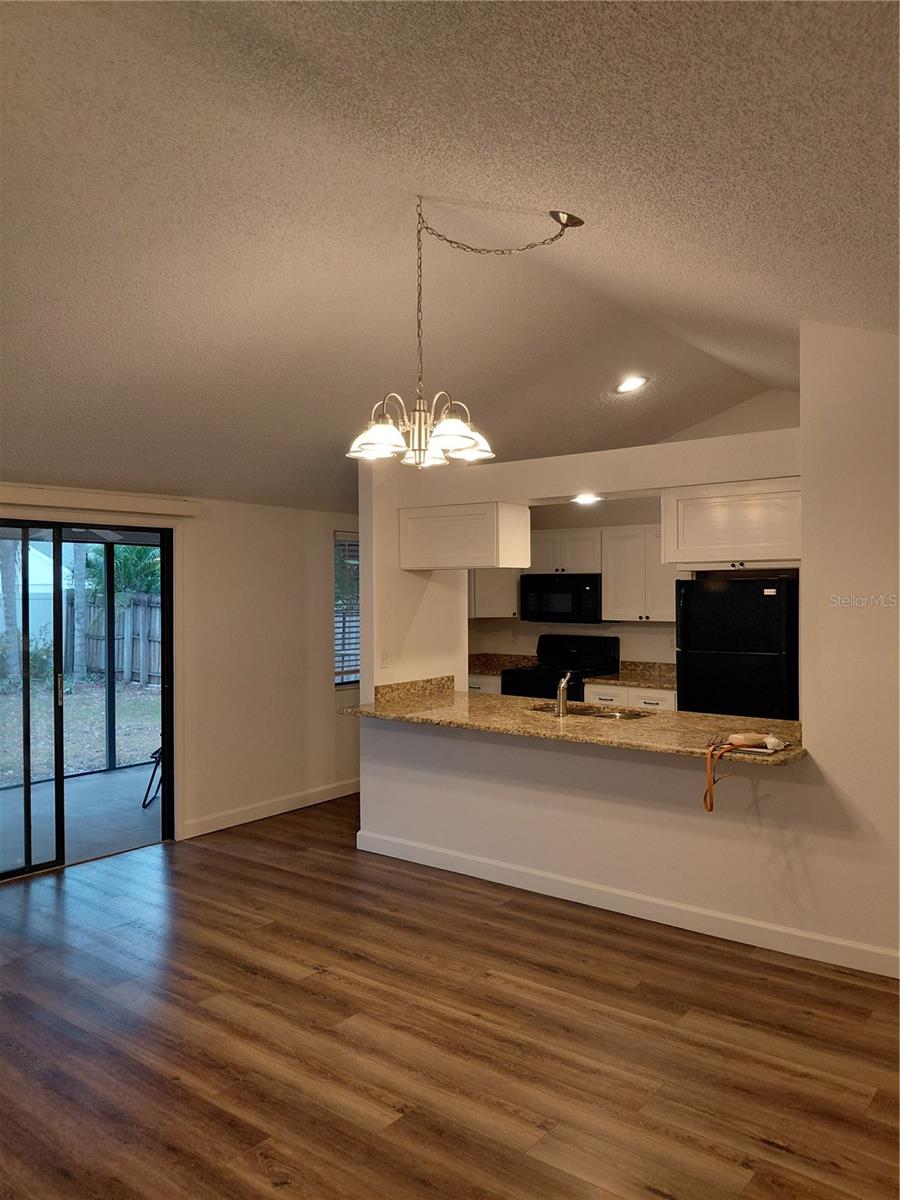 Image 11 of 35 For 2884 Cinnamon Bear Trail