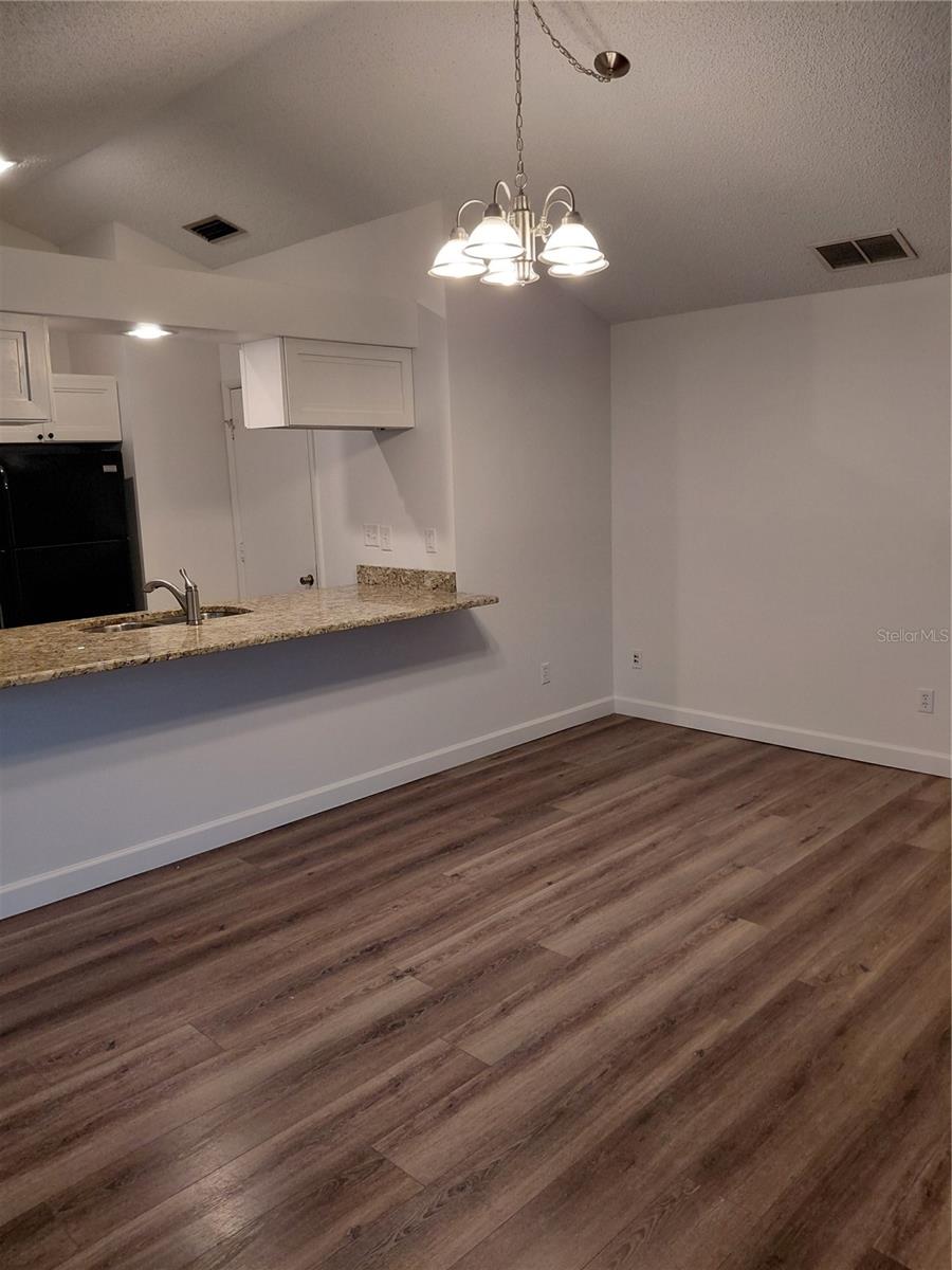 Image 13 of 35 For 2884 Cinnamon Bear Trail