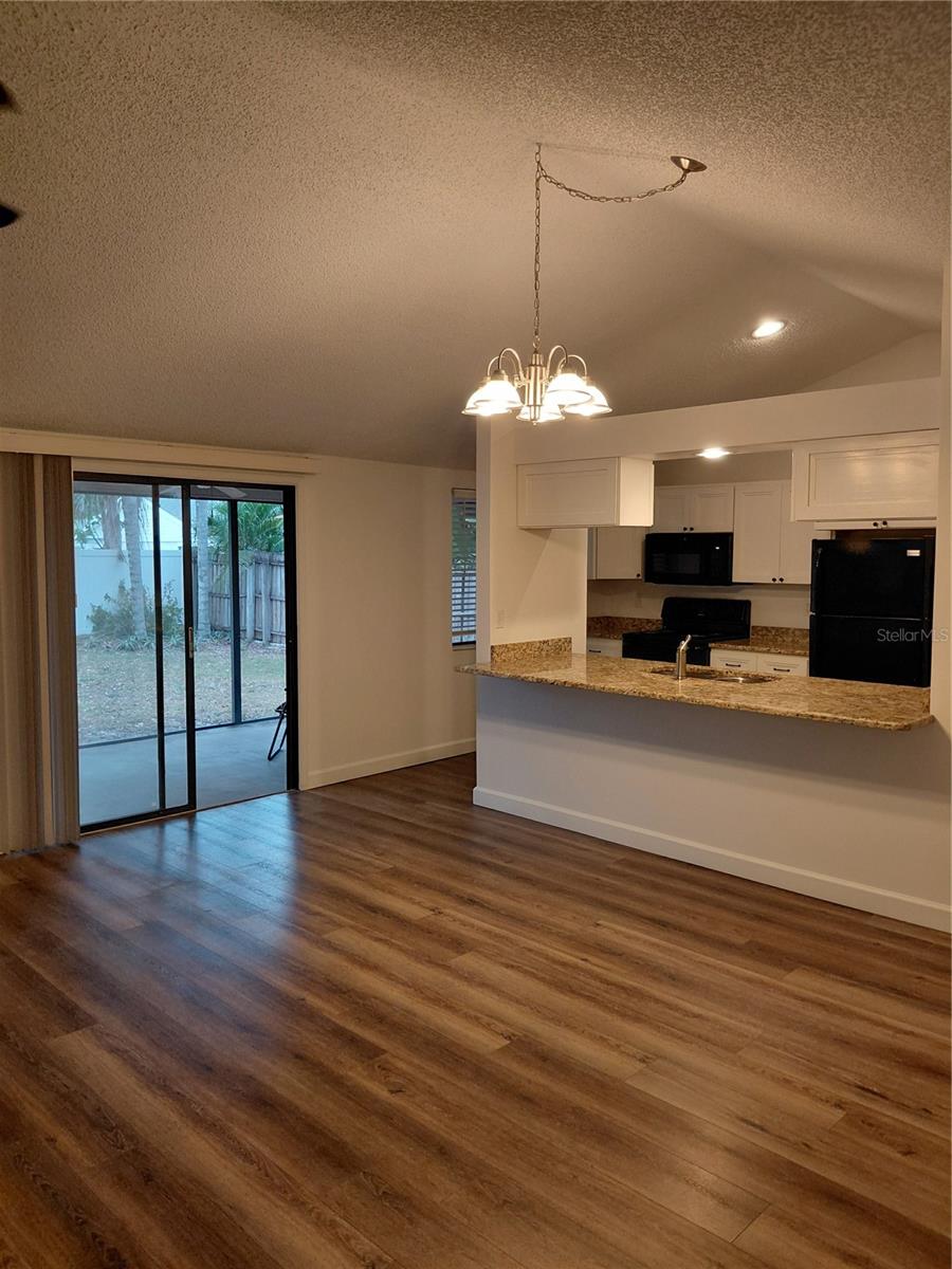 Image 18 of 35 For 2884 Cinnamon Bear Trail