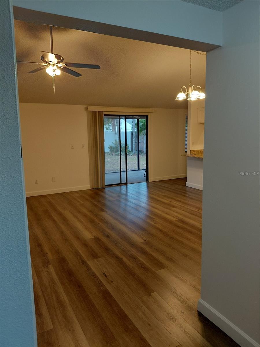 Image 7 of 35 For 2884 Cinnamon Bear Trail