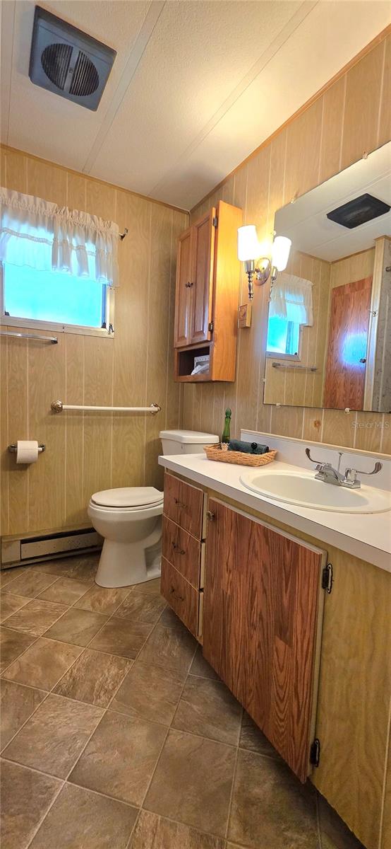 Image 16 of 67 For 37021 Karen Avenue