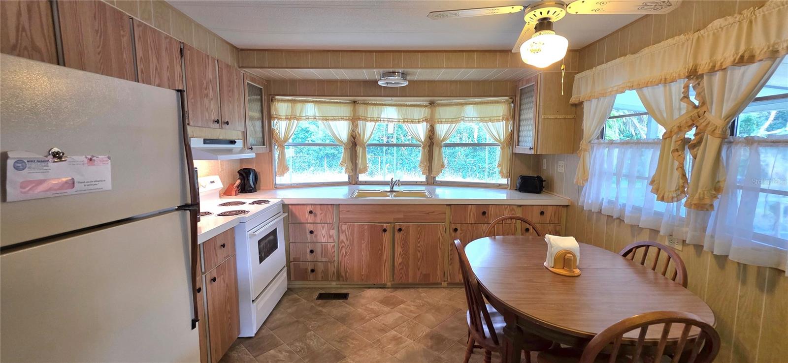 Image 28 of 67 For 37021 Karen Avenue