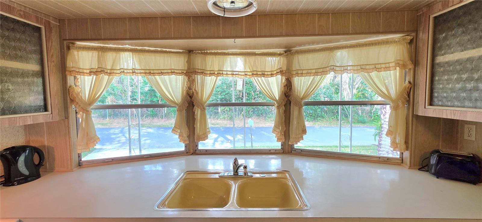 Image 30 of 67 For 37021 Karen Avenue