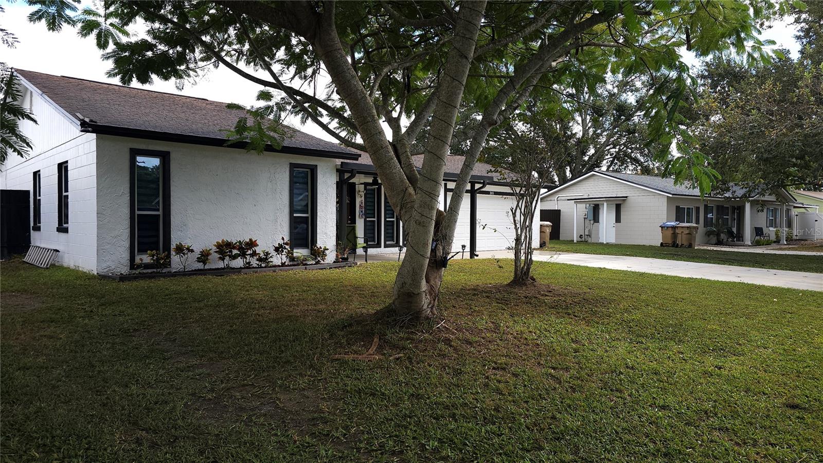 Image 23 of 30 For 305 Gardenia Road