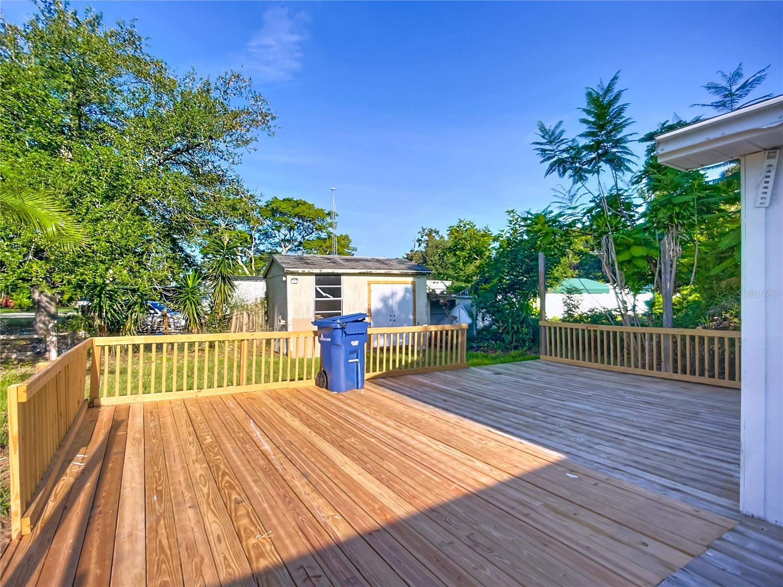 Image 17 of 34 For 317 Jessica Street S