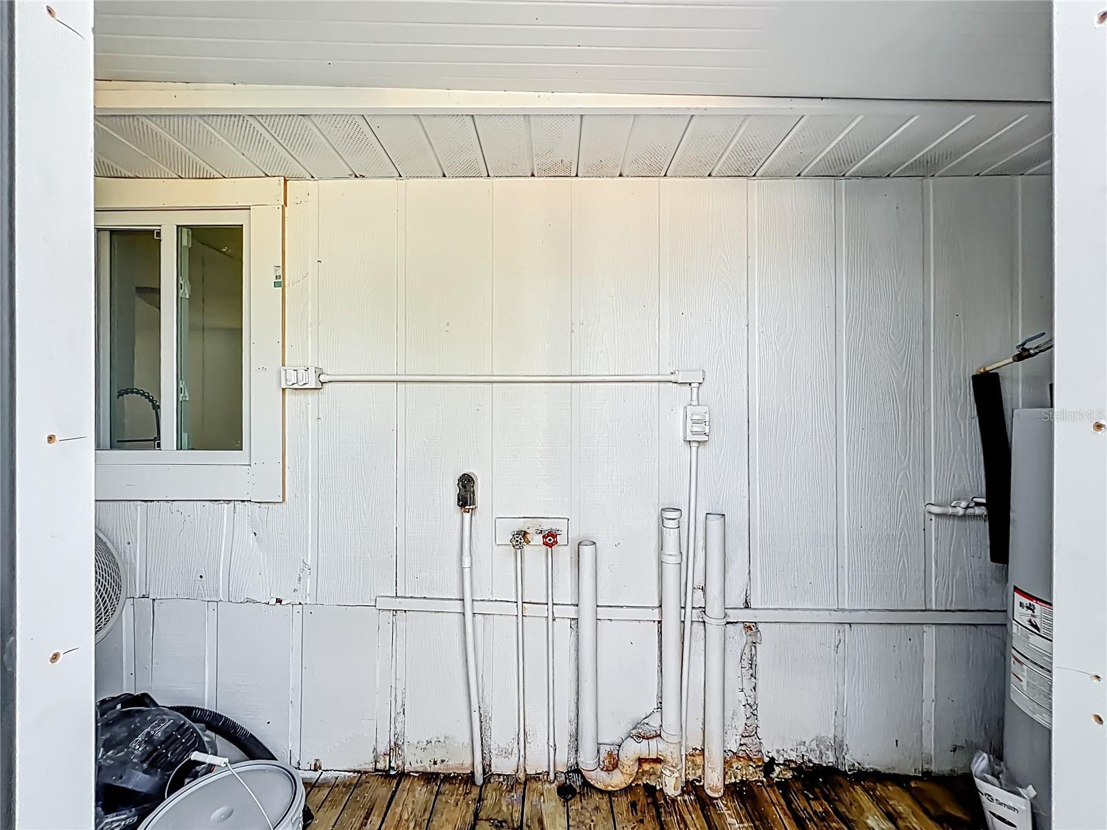 Image 18 of 34 For 317 Jessica Street S