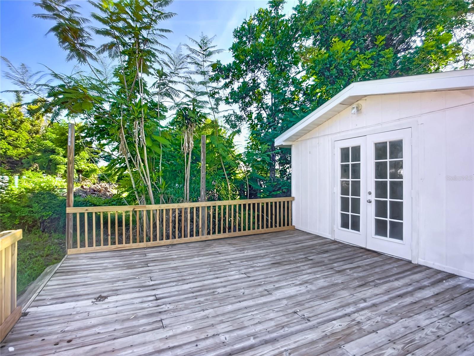 Image 19 of 34 For 317 Jessica Street S