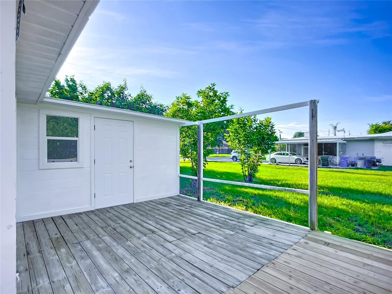 Image 20 of 34 For 317 Jessica Street S