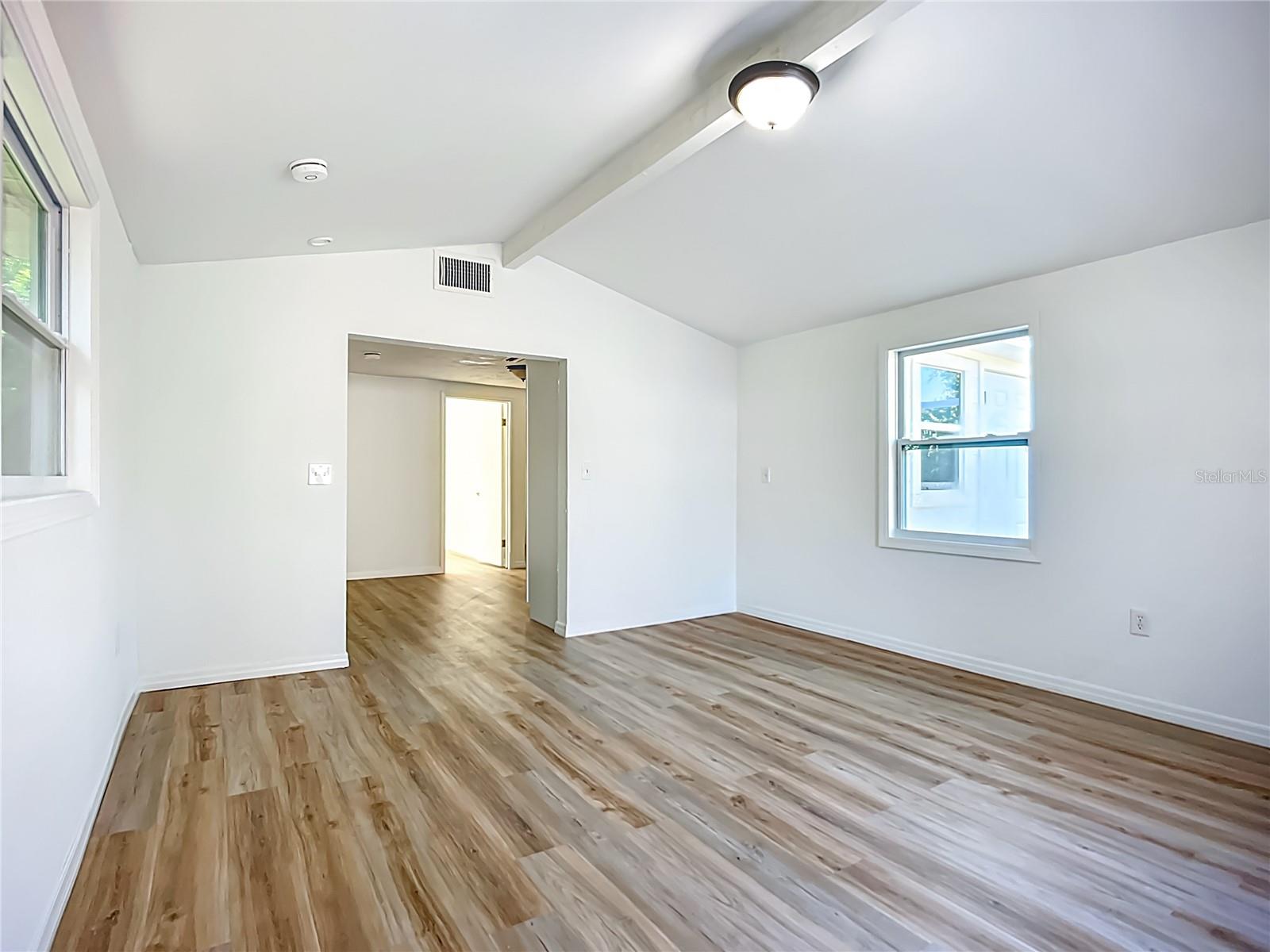 Image 9 of 34 For 317 Jessica Street S