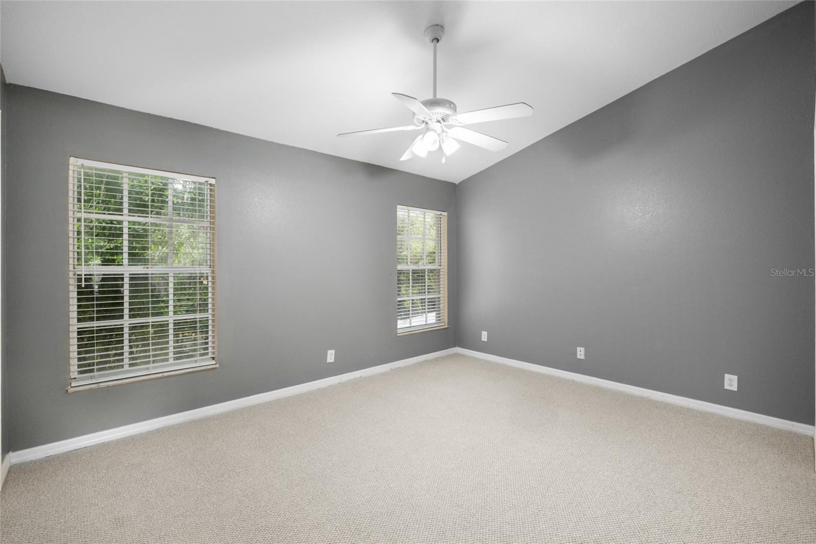 Image 18 of 27 For 37250 Embassy Park Lane