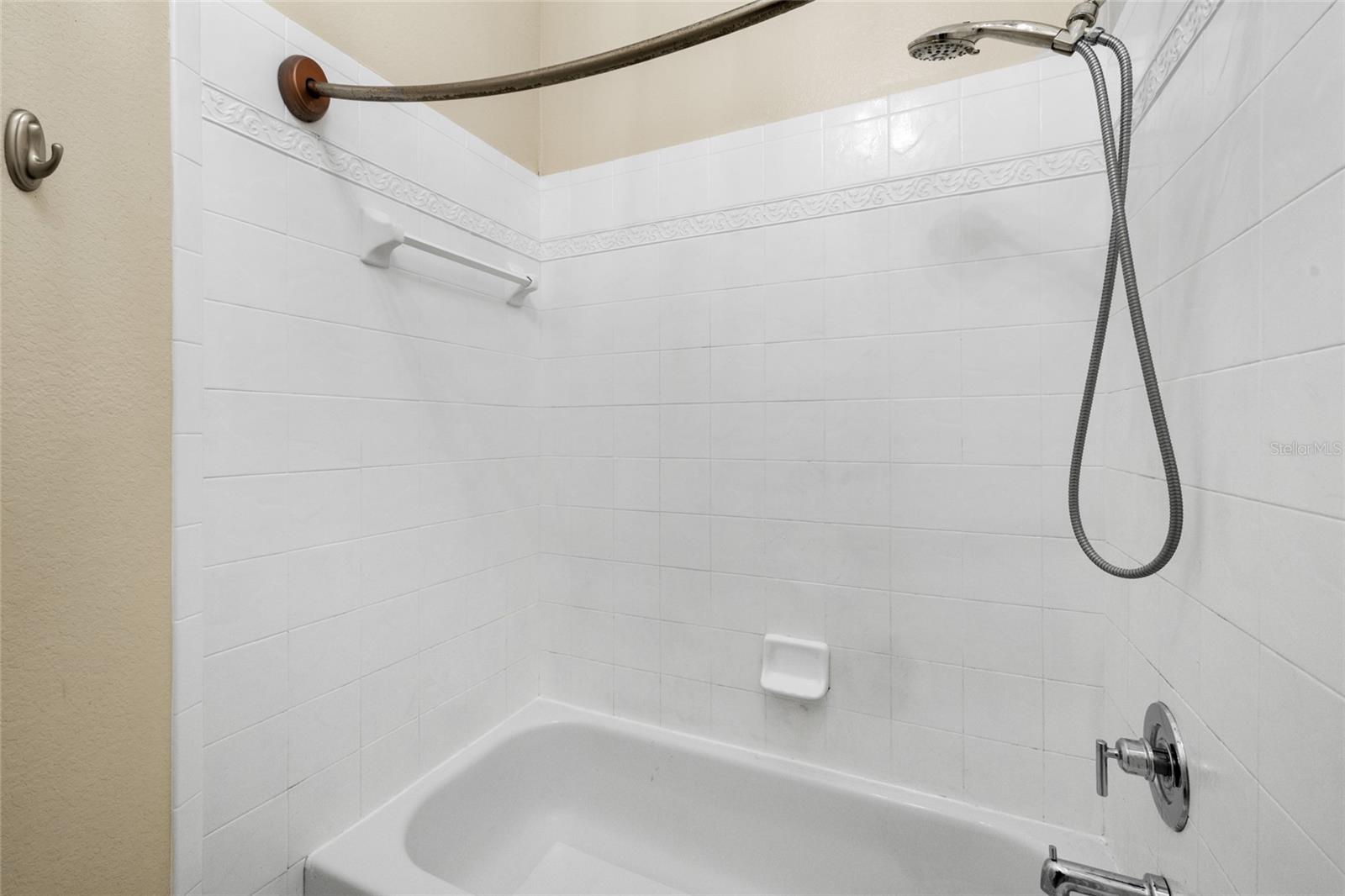 Image 22 of 27 For 37250 Embassy Park Lane