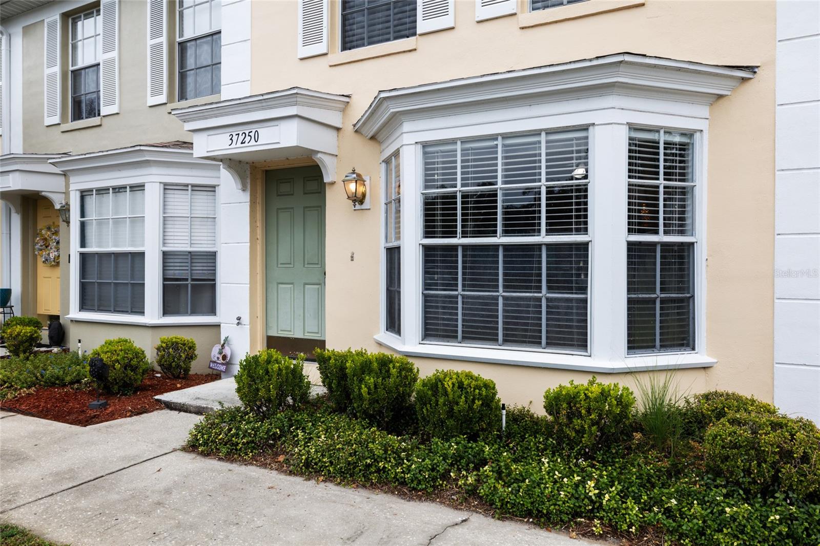 Image 3 of 27 For 37250 Embassy Park Lane