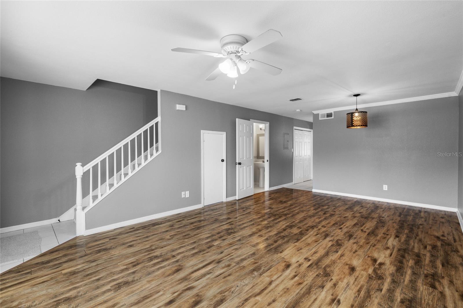 Image 5 of 27 For 37250 Embassy Park Lane