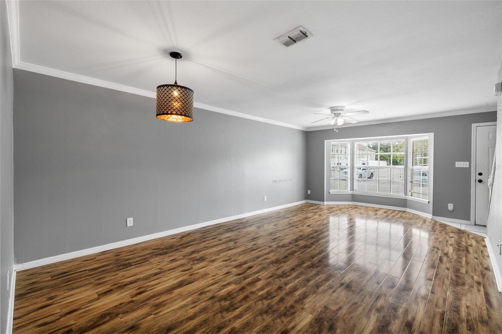 Image 8 of 27 For 37250 Embassy Park Lane