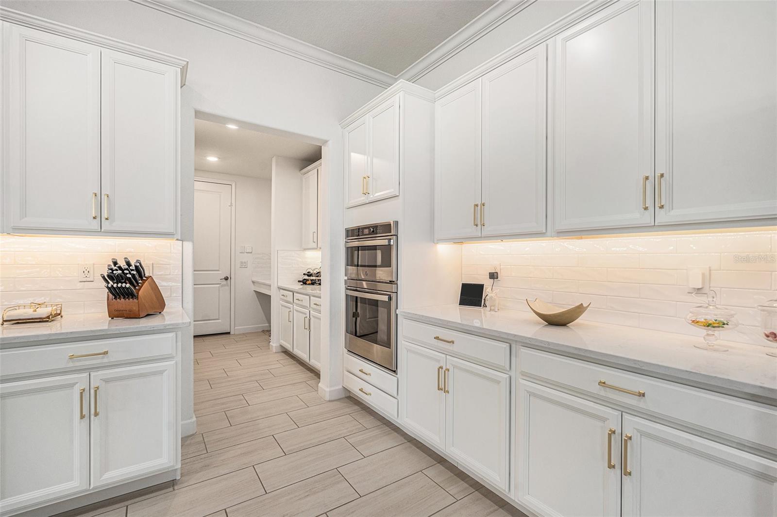 Image 11 of 50 For 17102 Star Banks Street