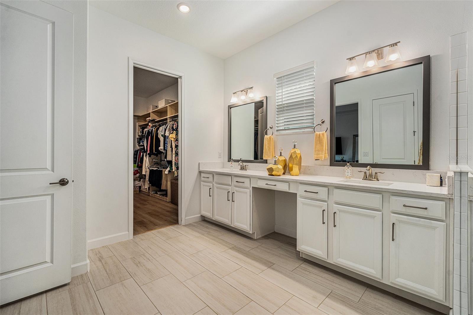 Image 27 of 50 For 17102 Star Banks Street