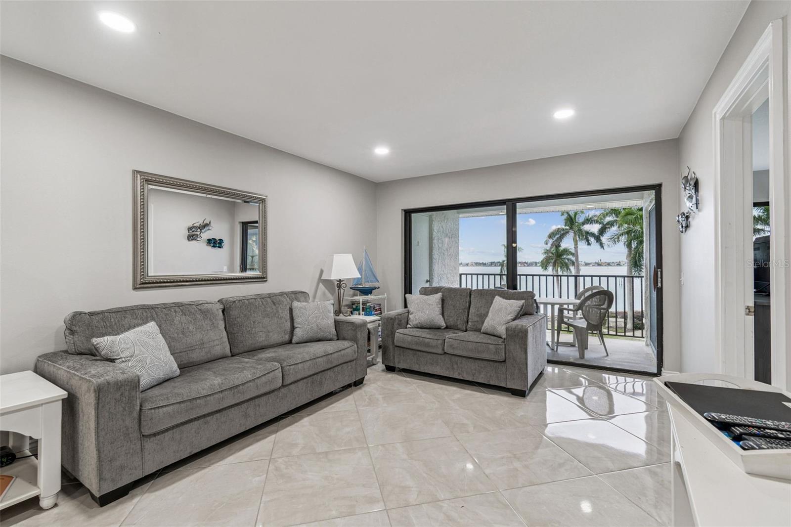 Image 12 of 41 For 6287 Bahia Del Mar Circle 313